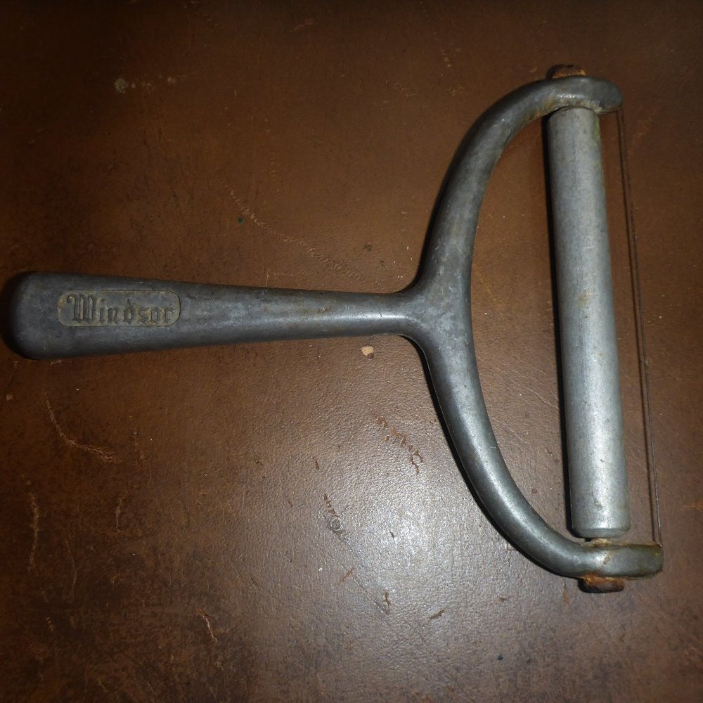 Vintage Metal Windsor Cheese Slicer